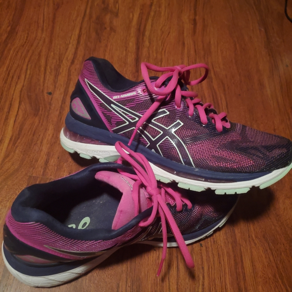 Tennis Shoes